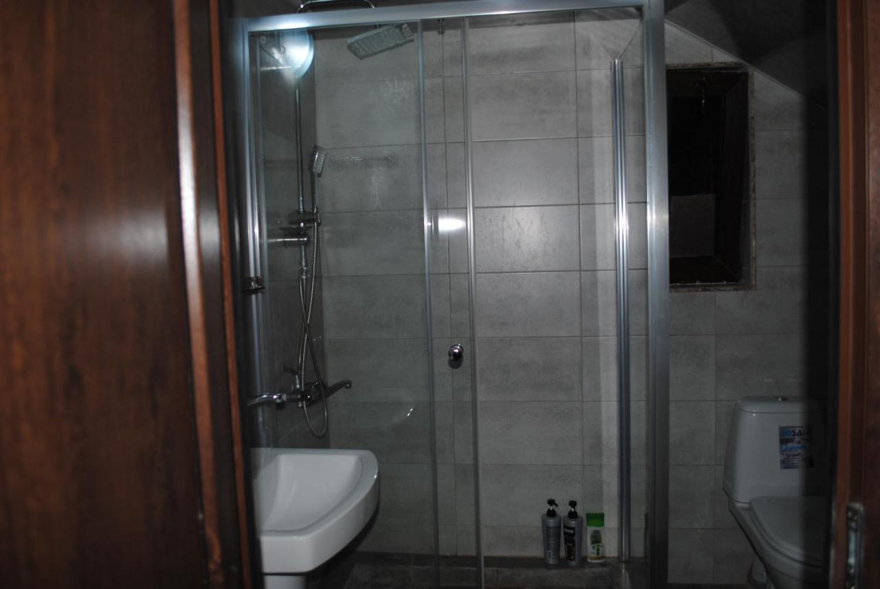 Family Guesthouse - Macharashvili Tbilisi ภายนอก รูปภาพ