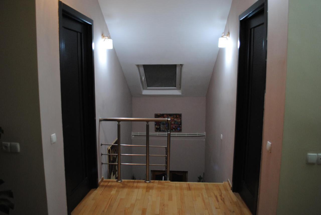 Family Guesthouse - Macharashvili Tbilisi ภายนอก รูปภาพ