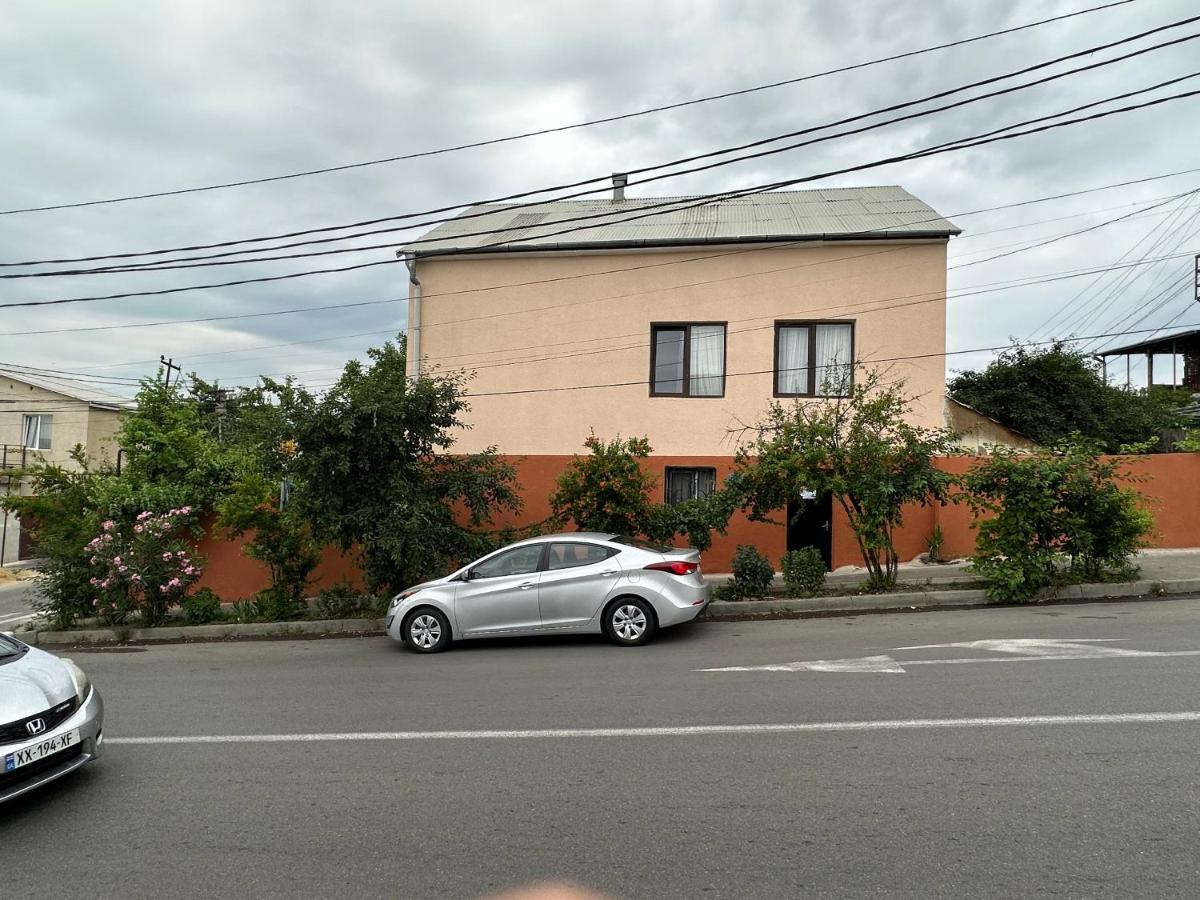 Family Guesthouse - Macharashvili Tbilisi ภายนอก รูปภาพ