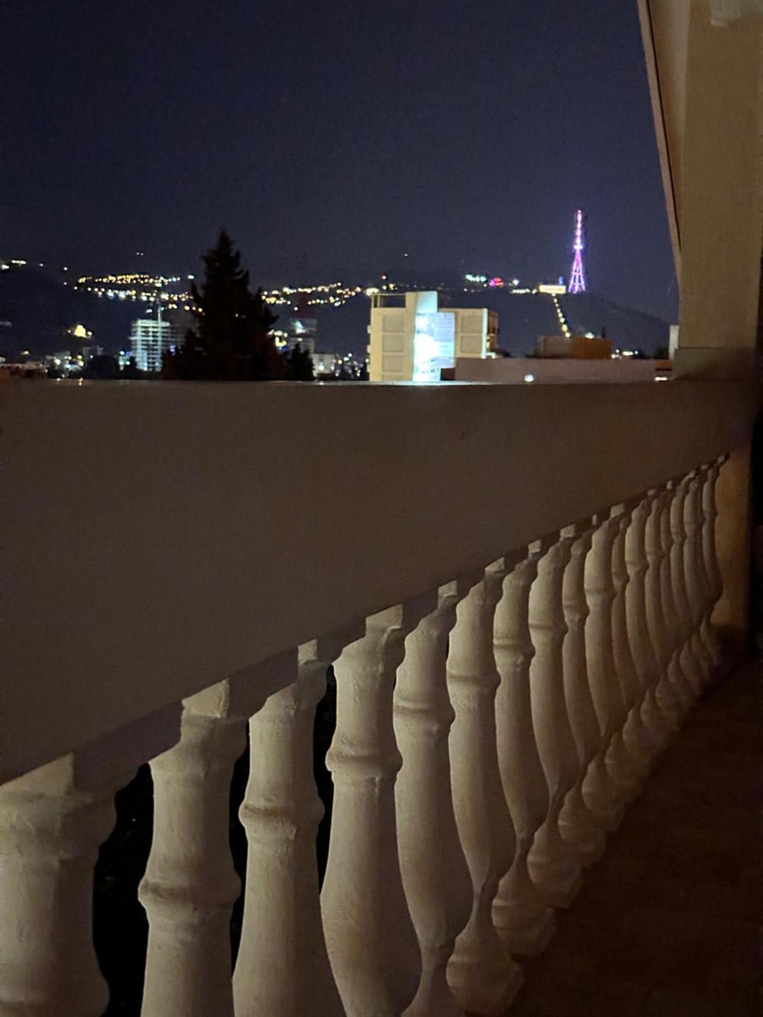 Family Guesthouse - Macharashvili Tbilisi ภายนอก รูปภาพ